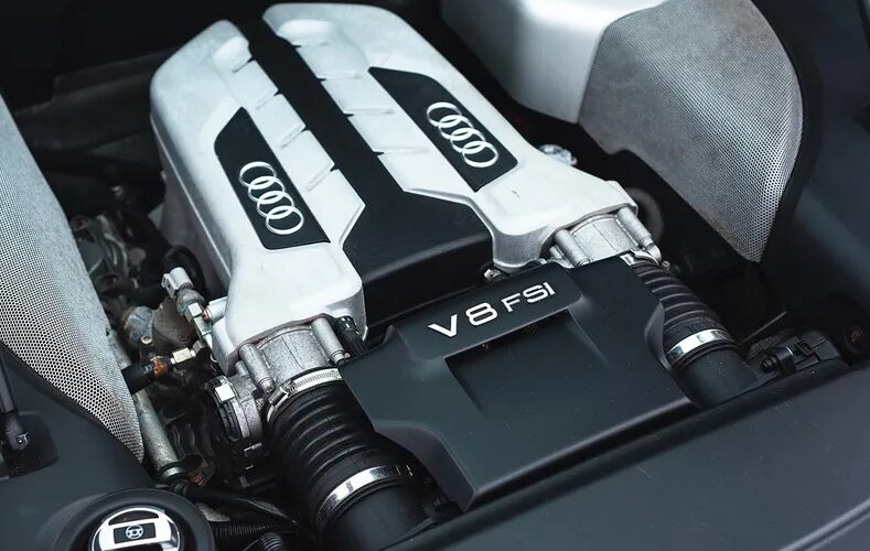 4.2 L FSI DOHC V8